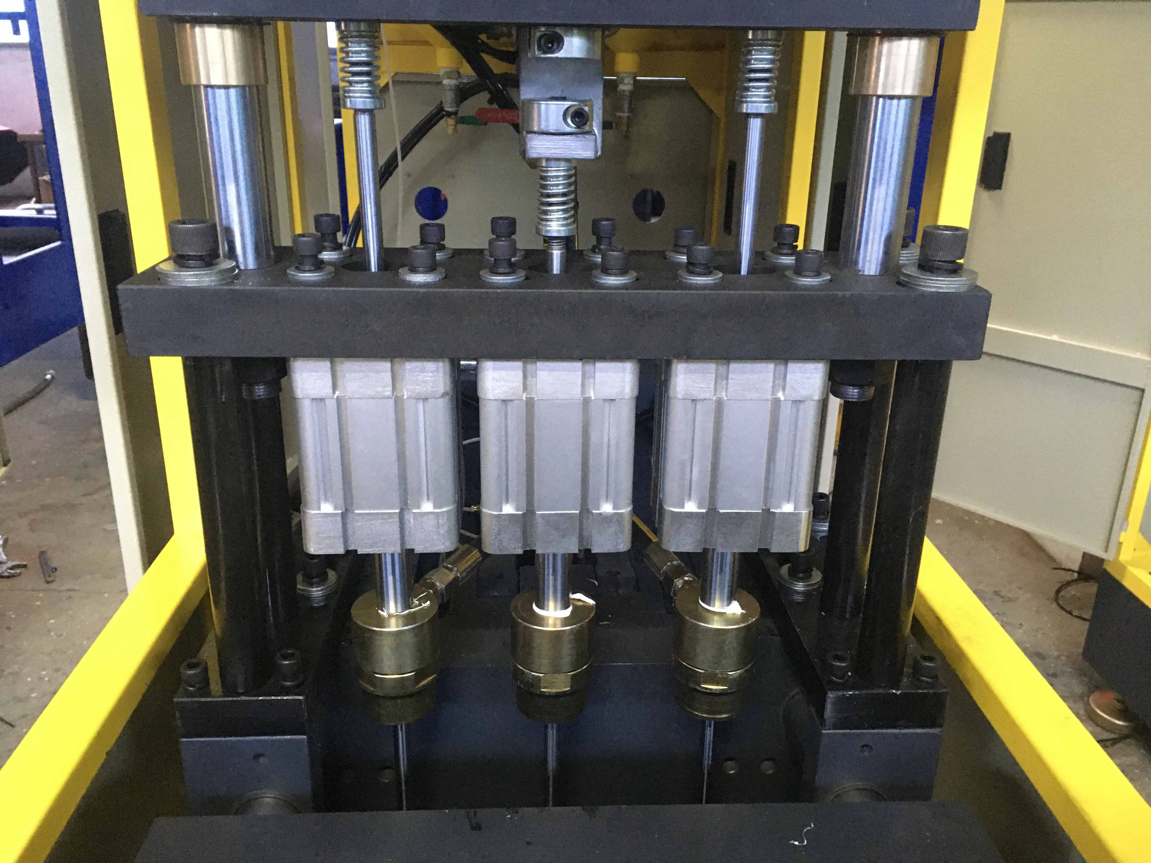 bottle making machine3