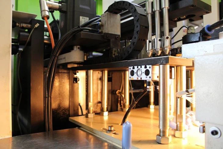 3 Cavity Automatic Machine For Water Bottle