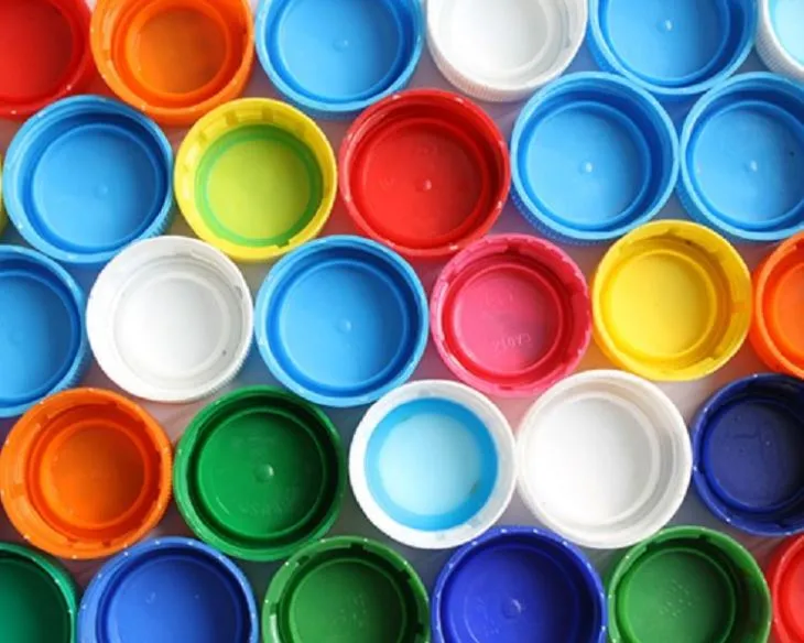 پانی کیپ یا سوڈا کیپ بنانے کے لئے کیپ سڑک