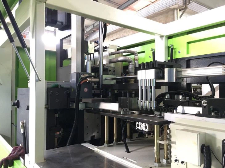 Automatic Plastic Bottle Blowing Machine With Servo Motor